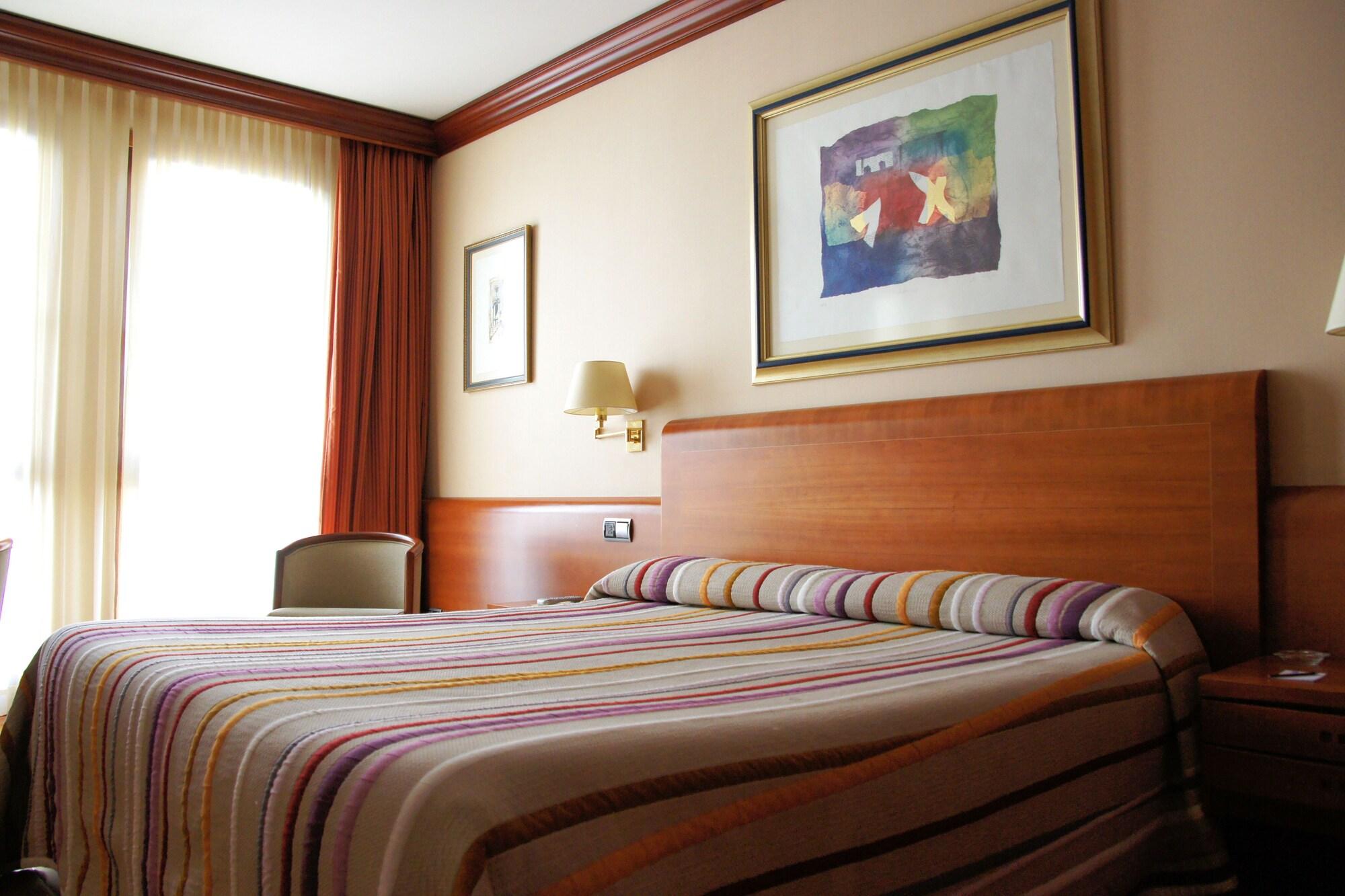 Hotel Amadeus Валадоид Екстериор снимка