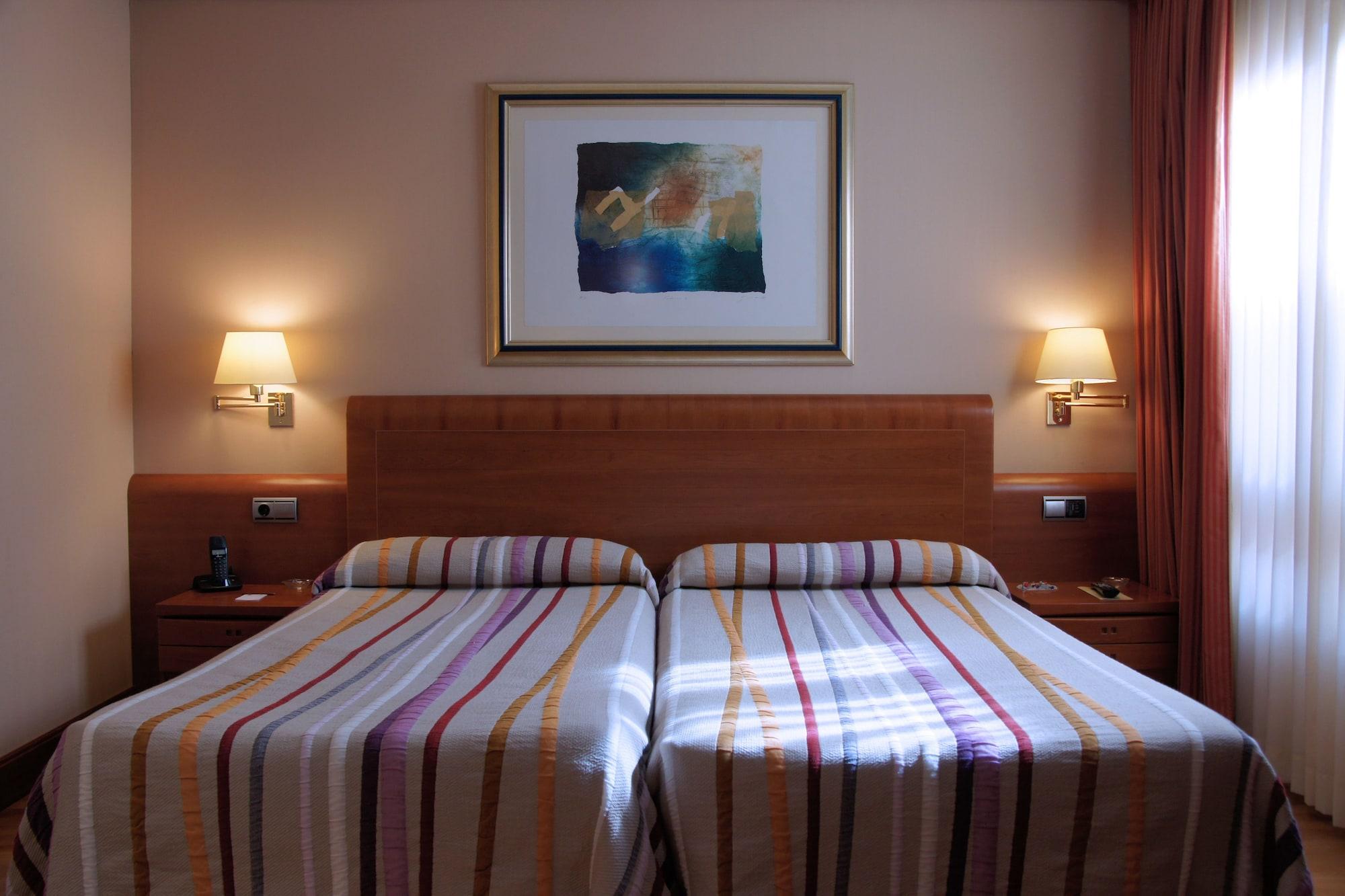 Hotel Amadeus Валадоид Екстериор снимка