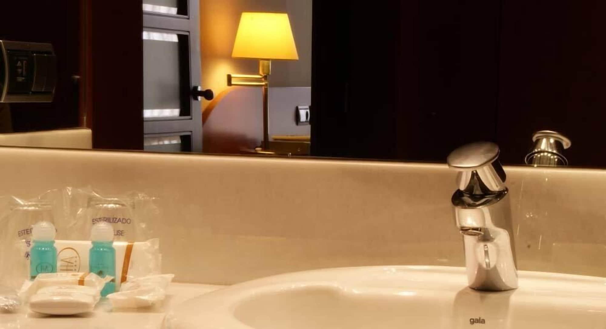 Hotel Amadeus Валадоид Екстериор снимка