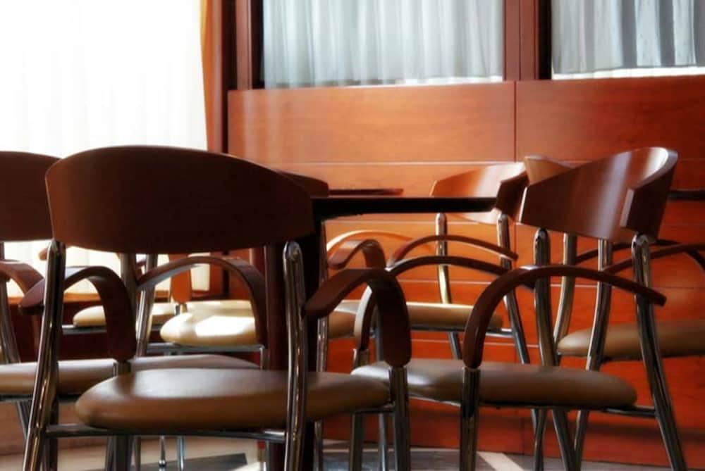 Hotel Amadeus Валадоид Екстериор снимка