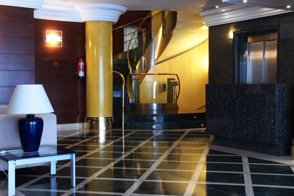 Hotel Amadeus Валадоид Екстериор снимка