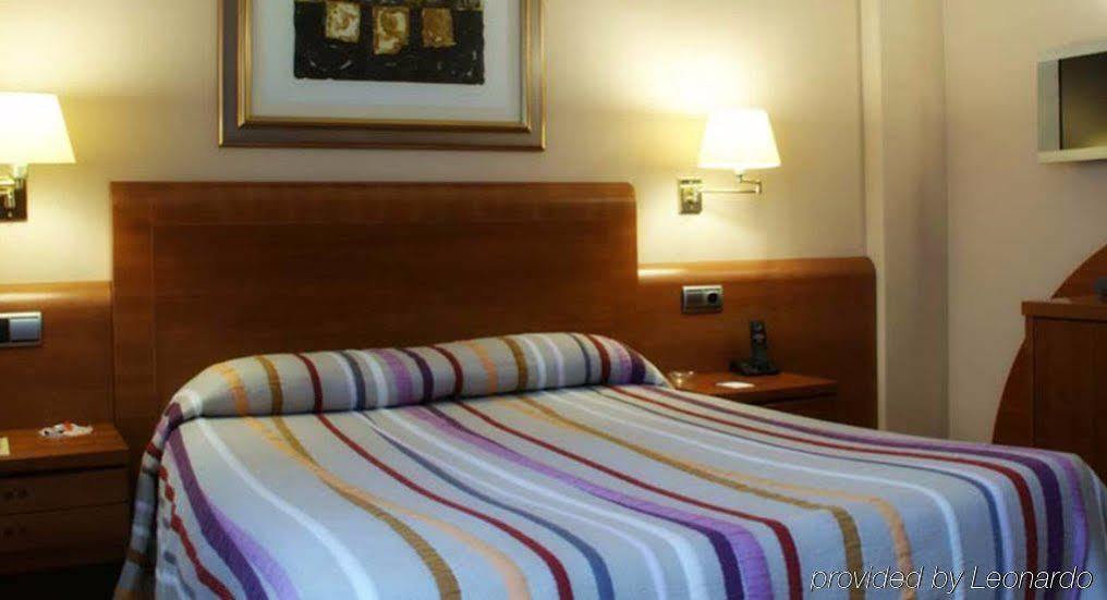 Hotel Amadeus Валадоид Екстериор снимка