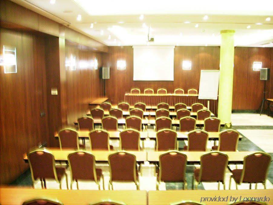 Hotel Amadeus Валадоид Бизнес снимка